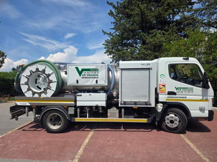 FUSO 7.5 tonnes capacité de pompage 3 m³